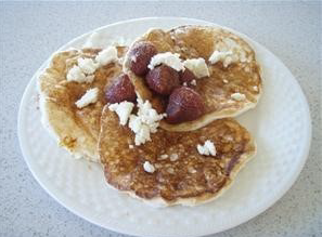 Healthy Bites: Pancakes with Ricotta and Strawberries